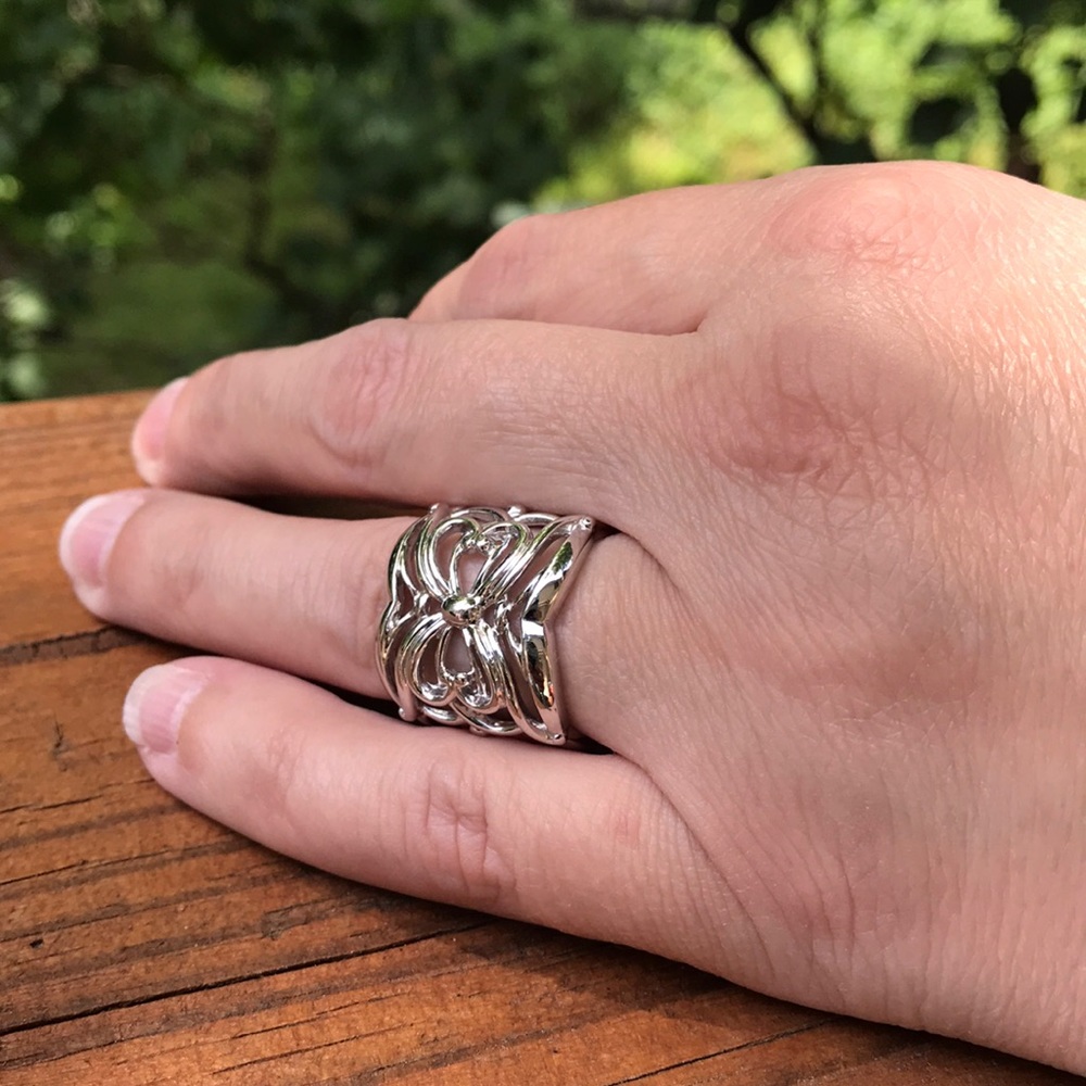 🌻 3/25 🌻 Chunky Silver Statement Ring